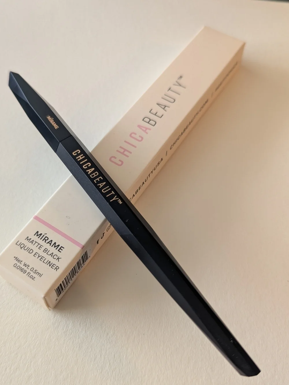 NIB ChicaBeauty Mirame Black Matte Liquid Eyeliner